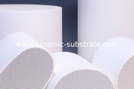 Αγορά Αυτοκινητικό Cordierite DPF για τον καταλυτικό μετατροπέα κηρηθρών/μοτοσικλετών/cordierite την κηρήθρα online manufacture